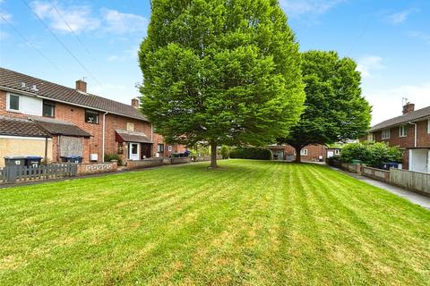 12 Chestnut Grove, Westbury, BA13 3NW