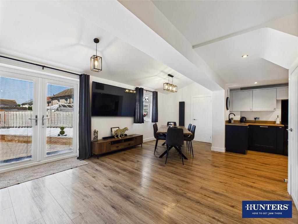 Kitchen, Dining &amp; Family Room