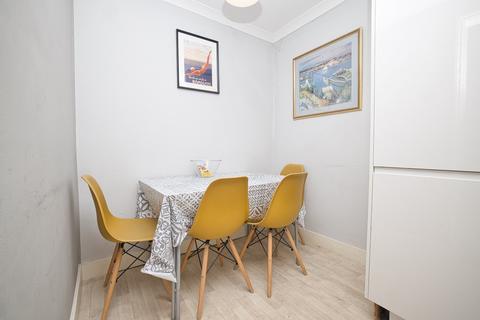 2 bedroom flat for sale, Spencer Square, Ramsgate, Kent, CT11