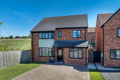 8 Glen Drive, Dinnington, Newcastle Upon Tyne, NE13 7FE