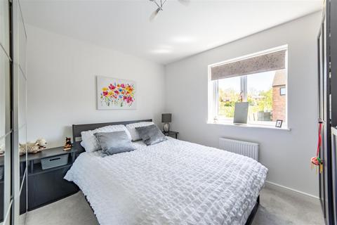 8 Glen Drive, Dinnington, Newcastle Upon Tyne, NE13 7FE