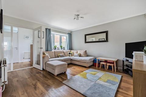 1 Cavendish Walk, Thame, OX9 3YR