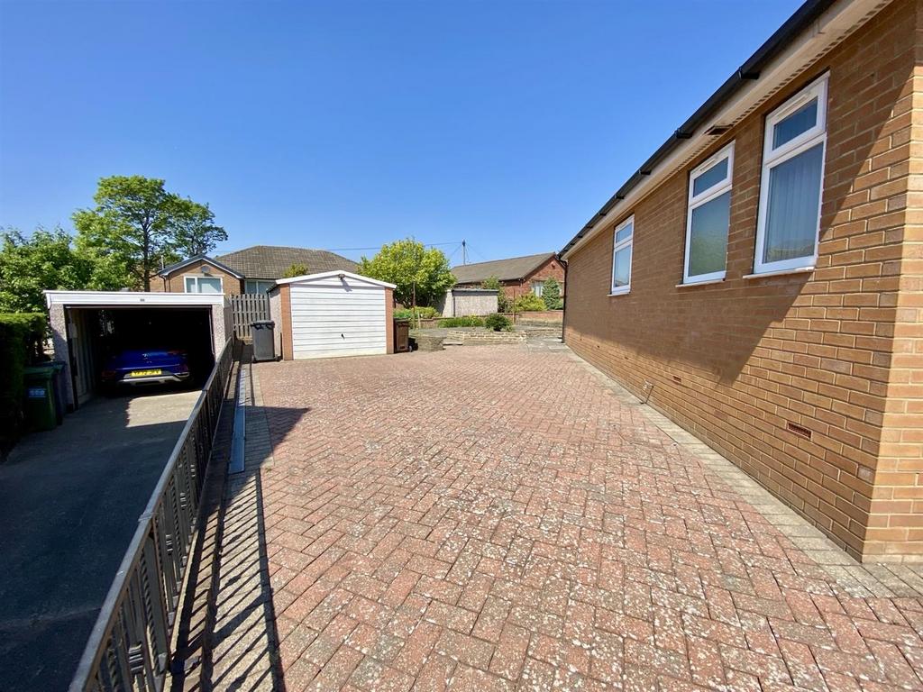 Bramleys Estate Agents - Westfields Avenue - Mirfi