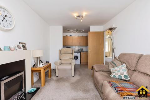 Flat 15, Gomersall House Cavendish Approach, Drighlington, Bradford, BD11 1DB