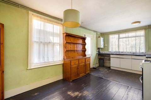 77 Lavender Grove, London, E8 3LR