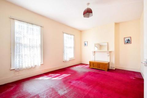 77 Lavender Grove, London, E8 3LR