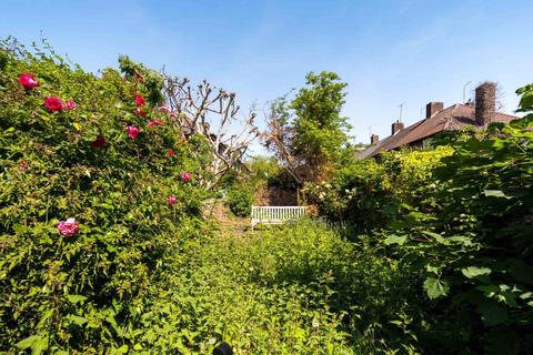 77 Lavender Grove, London, E8 3LR