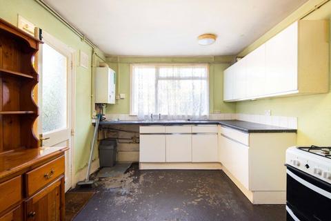 77 Lavender Grove, London, E8 3LR