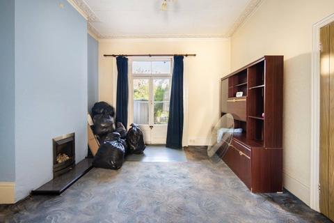 77 Lavender Grove, London, E8 3LR