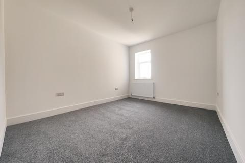 3 bedroom semi-detached house to rent, Southwell Road, Rawmarsh S62