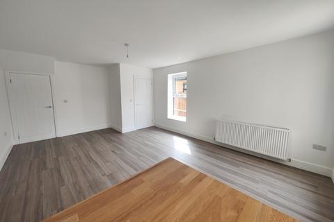 3 bedroom semi-detached house to rent, Southwell Road, Rawmarsh S62