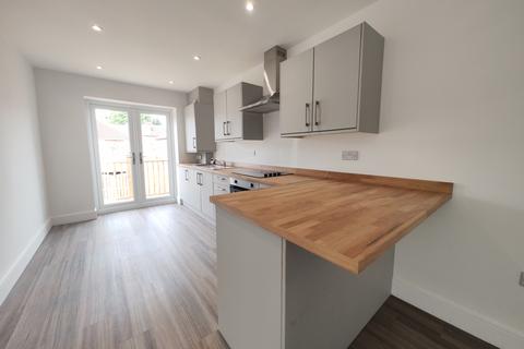 3 bedroom semi-detached house to rent, Southwell Road, Rawmarsh S62