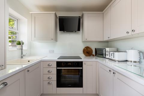 2 bedroom house for sale, Charlesfield Road, Horley, Surrey, RH6