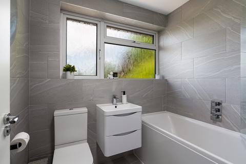 2 bedroom house for sale, Charlesfield Road, Horley, Surrey, RH6