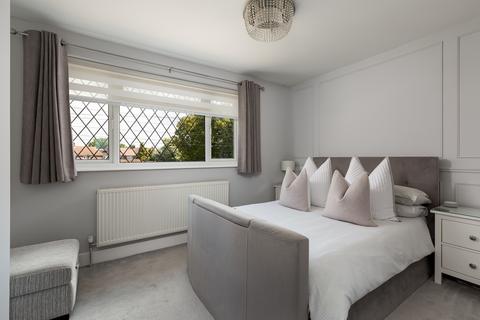 2 bedroom house for sale, Charlesfield Road, Horley, Surrey, RH6