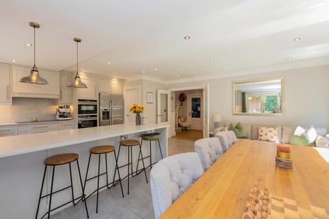 undefined, Oaklands Grove, Maidenhead SL6