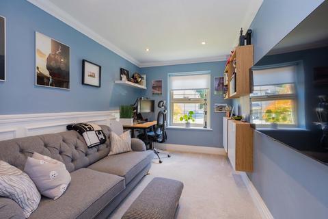 undefined, Oaklands Grove, Maidenhead SL6