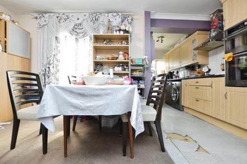 3 bedroom house for sale, Seton Gardens, Dagenham