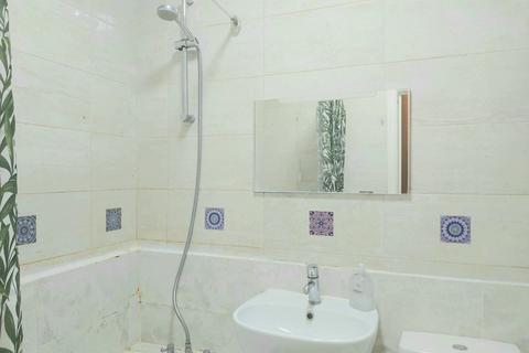 1 bedroom in a house share to rent, Thornthon Heath CR7