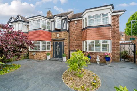 11 Fanshawe Road, Richmond, TW10 7XT