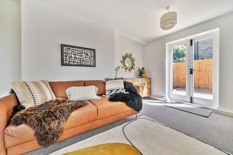 Flat 1, 20 Hanover Park, London, SE15 5HS