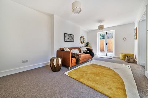 Flat 1, 20 Hanover Park, London, SE15 5HS