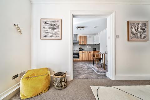 Flat 1, 20 Hanover Park, London, SE15 5HS