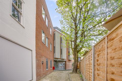 1 bedroom apartment to rent, 17-19 Frogmoor, High Wycombe HP13