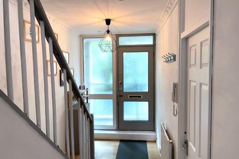 3 bedroom flat to rent, Euston, London NW1