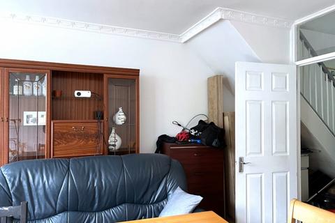 3 bedroom flat to rent, Euston, London NW1