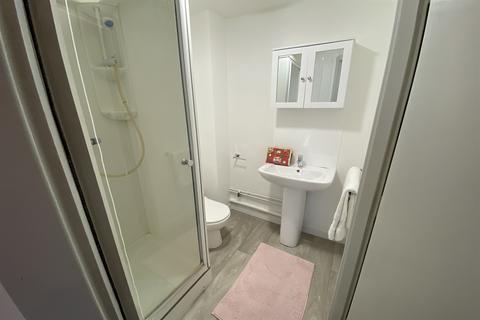 5 bedroom apartment to rent, Mooregate House, Middle Street, NG9 1FX