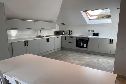 1 bedroom in a house share to rent, Mooregate House, Middle Street, NG9 1FX