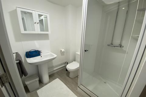 1 bedroom in a house share to rent, Mooregate House, Middle Street, NG9 1FX