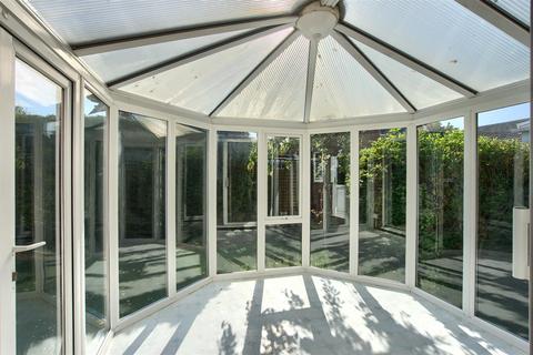 9 Chestnut Garth, Burton Pidsea, Hull, HU12 9DA