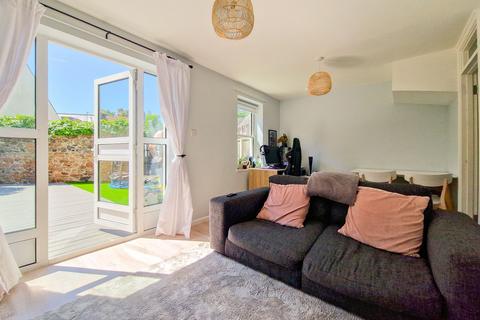 2 bedroom house for sale, 27 Orchid Court, St Helier