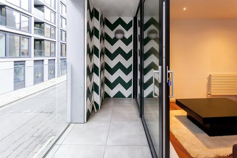 Flat 2, 28 Westland Place, London, N1 7JH