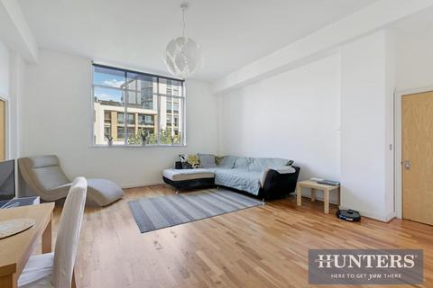undefined, Great West Road, Brentford