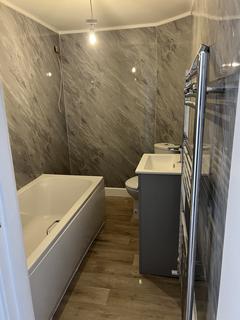 2 bedroom flat to rent, Shrewsbury Street, Manchester M16