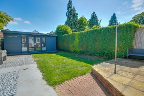 8 Cornwall Crescent, Southampton, SO18 2AQ