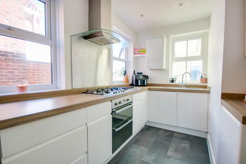 8 Cornwall Crescent, Southampton, SO18 2AQ