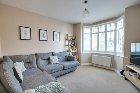 8 Cornwall Crescent, Southampton, SO18 2AQ