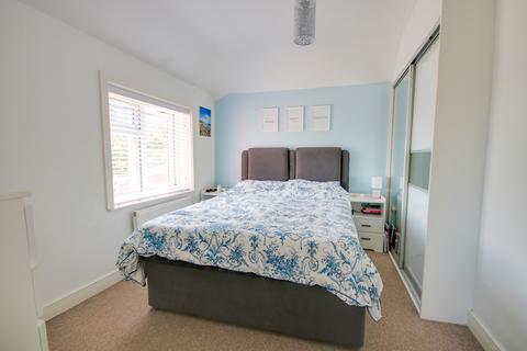 8 Cornwall Crescent, Southampton, SO18 2AQ