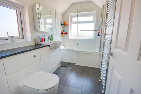 8 Cornwall Crescent, Southampton, SO18 2AQ