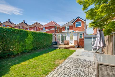 8 Cornwall Crescent, Southampton, SO18 2AQ
