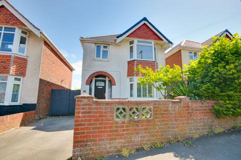 8 Cornwall Crescent, Southampton, SO18 2AQ