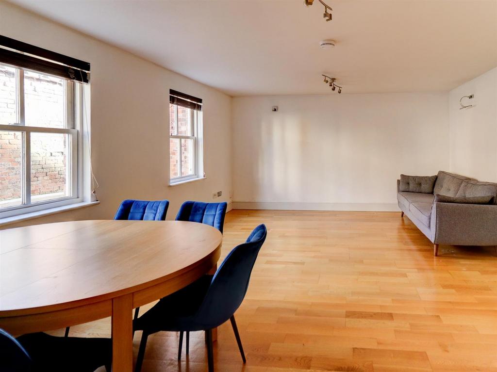 Living/Dining Room