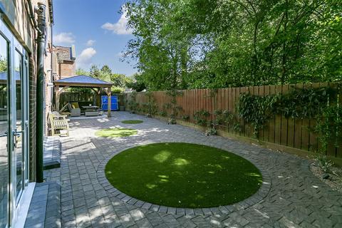 5 bedroom detached house for sale, John Bell Court, Wilberfoss, York