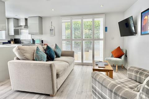 undefined, Breakers, Mawgan Porth, TR8