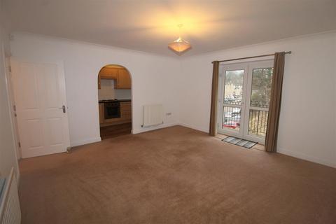2 bedroom apartment to rent, Mill Stream Drive, Luddendenfoot, Halifax