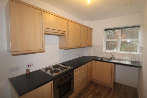 2 bedroom apartment to rent, Mill Stream Drive, Luddendenfoot, Halifax